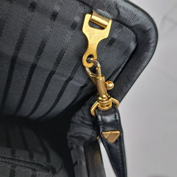 Liz Claiborne Leather Co Black Snap Crossbody Clutch Satchel Shape - Picture 11 of 16